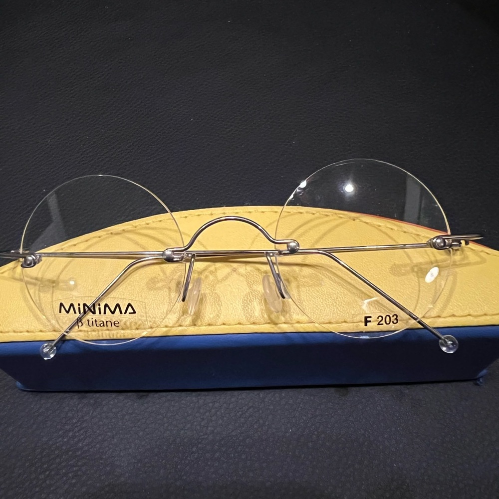 MÍNIMA FULL RIMLESS LIGHTWEIGHT TITANIUM EYEWEAR